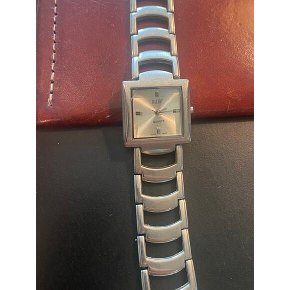 Women's 25mm Gun Metal Tone Galery Watch, Bracelet Band - Picture 1 of 3